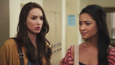 Troian Bellisario et Shay Mitchell ont accepté de jouer dans Pretty Little Liars pour une scène... jamais diffusée