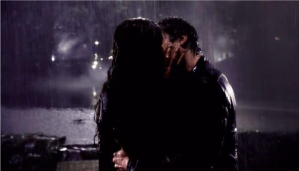 the vampire diaries baiser delena pluie