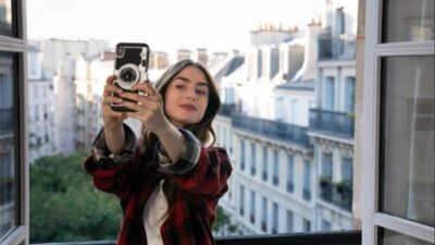 Emily in Paris : une erreur sur le compte Instagram de la série Netflix fait rager les Français