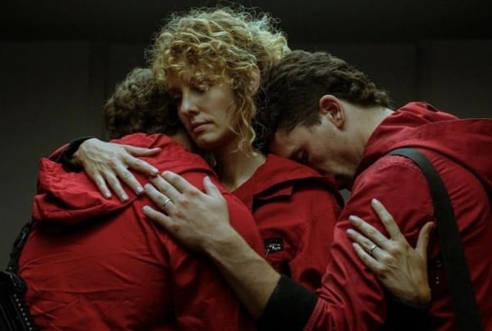La Casa de Papel : de nouvelles photos du tournage teasent-elles l’échec des braqueurs ?