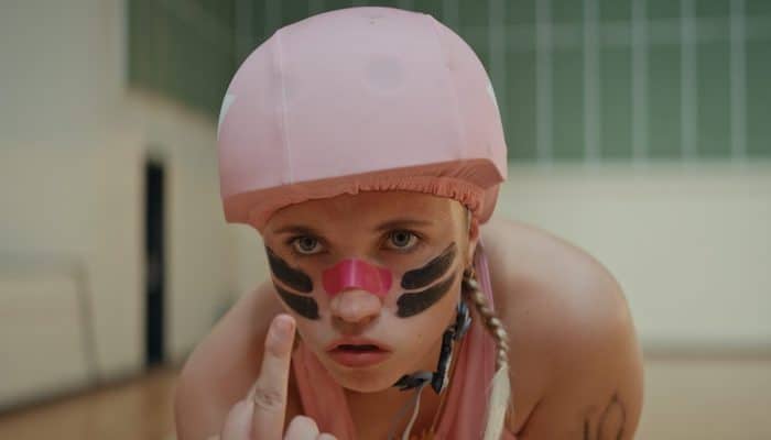 Chloé Jouannet Derby Girl