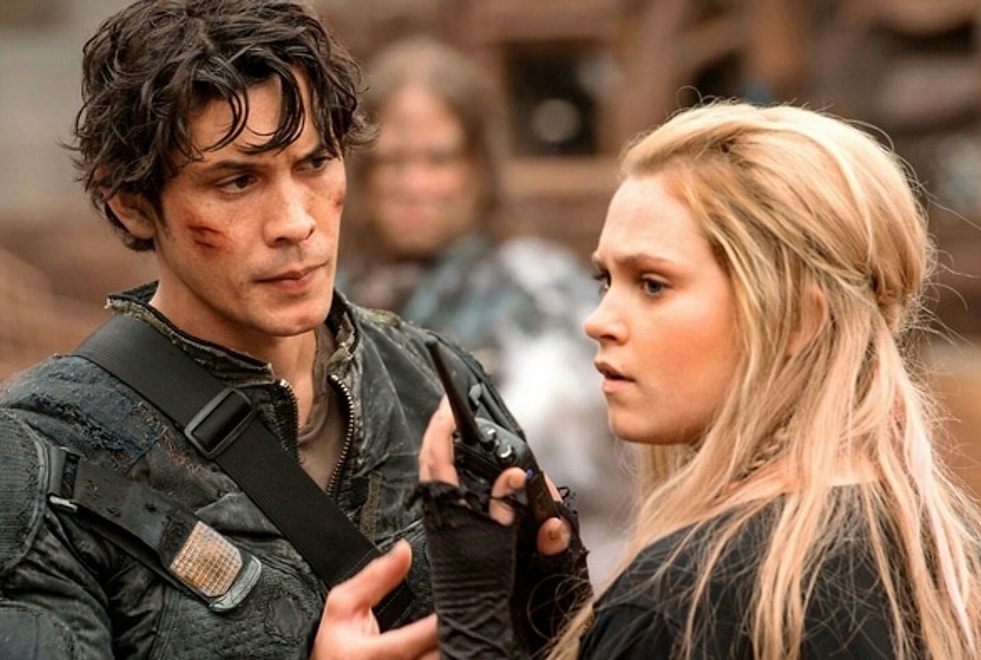 The 100 : Bob Morley révèle que Clarke et Bellamy auraient dû être en couple