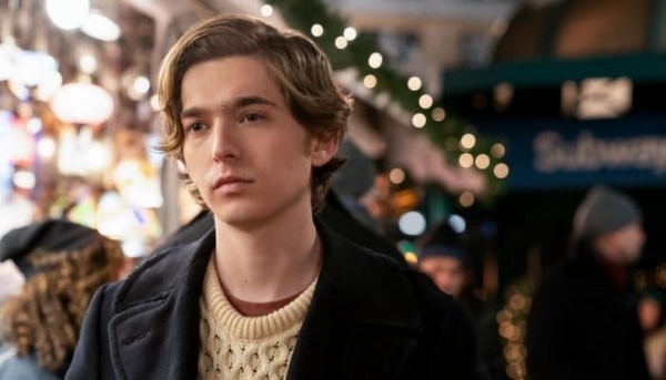 Austin Abrams-Dash and Lily-min