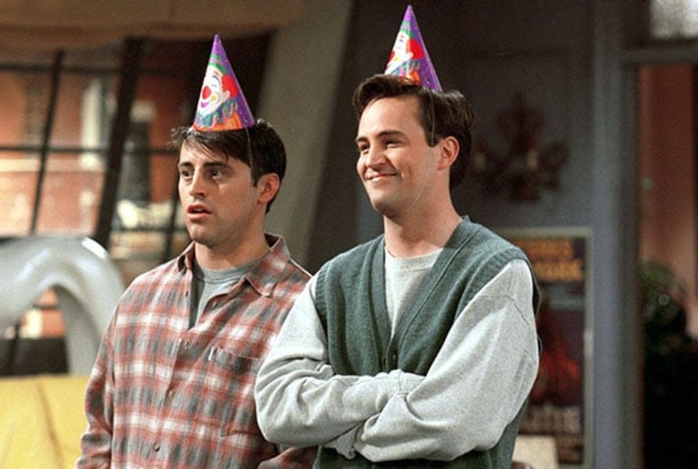 Friends : voici combien d’argent Joey doit à Chandler au total