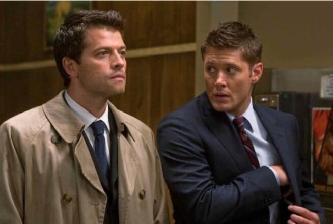 Supernatural saison 15 : Misha Collins confirme que Castiel est gay et amoureux de Dean