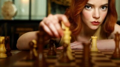 Le Jeu de la Dame : vous pouvez dès maintenant affronter Beth Harmon aux échecs