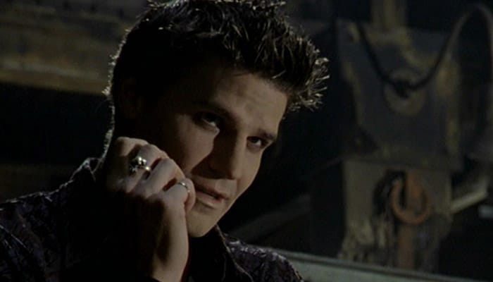 Angelus Buffy contre les vampires