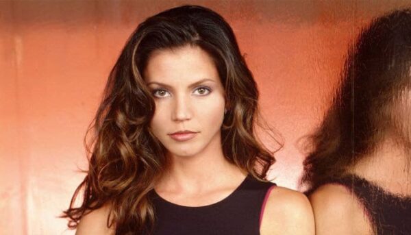 Cordelia Buffy contre les vampires Charisma Carpenter