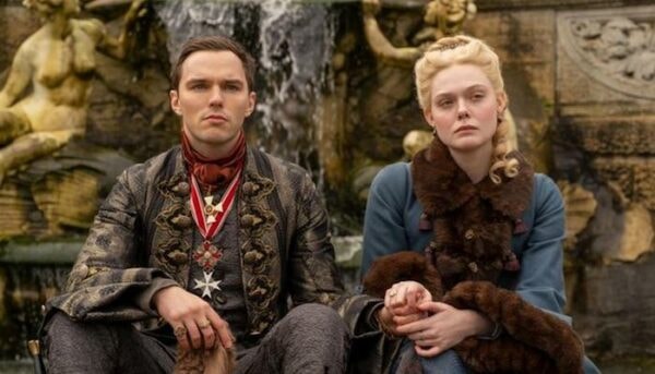 The Great Elle Fanning et Nicholas Hoult