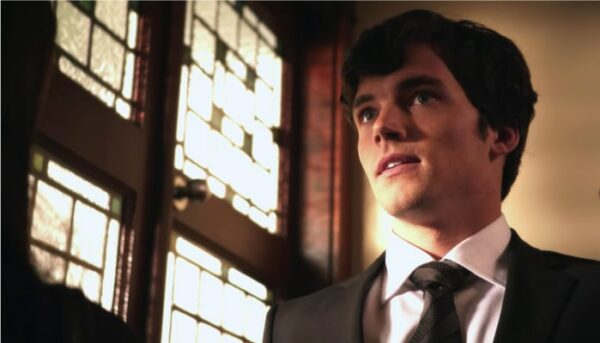 ezra pretty little liars