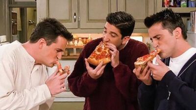 Ces 13 personnages de séries qui ne vivent que pour la pizza