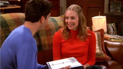 Friends : saviez-vous qu’Elizabeth aurait dû tomber enceinte à la fin de la saison 6 ?