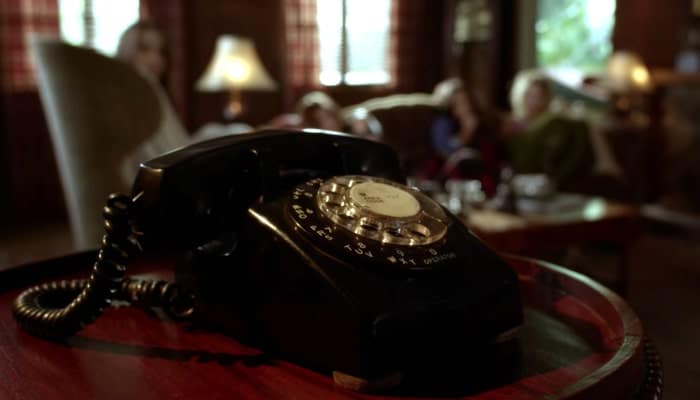 téléphone fixe pretty little liars
