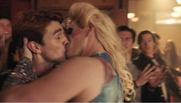 Baiser Archie et Kevin Riverdale