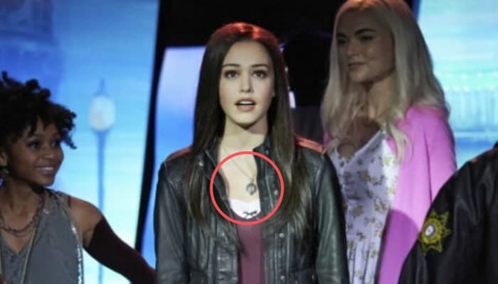 legacies, erreur, collier elena, josie