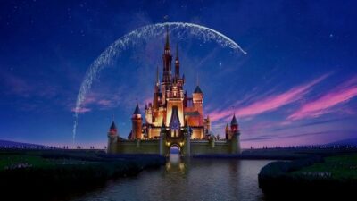 Disney : une série sur l’univers de Disneyland est actuellement en développement