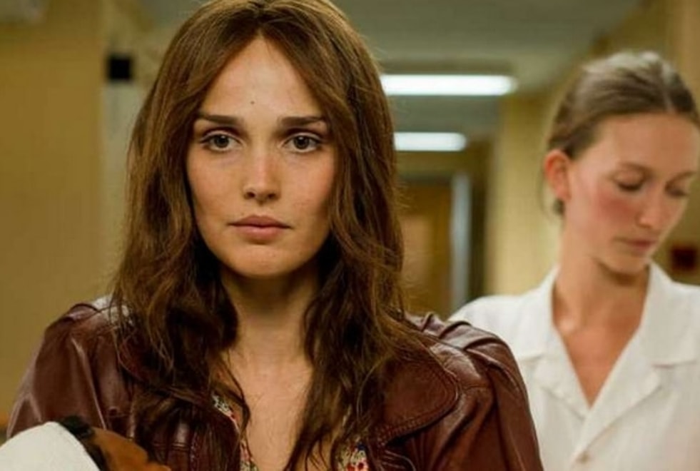Je te Promets, Camille Lou : « c’est stressant de jouer dans l’adaptation de This Is Us car on est attendu au tournant » (INTERVIEW)