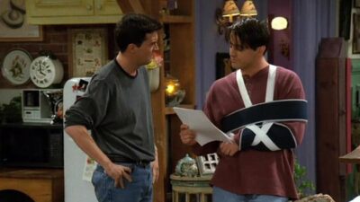 Friends : la vraie raison derrière la blessure au bras de Joey dans la saison 3