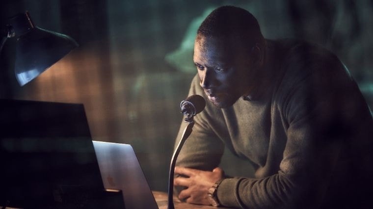 assane diop alias Omar Sy dans la série lupin de netflix