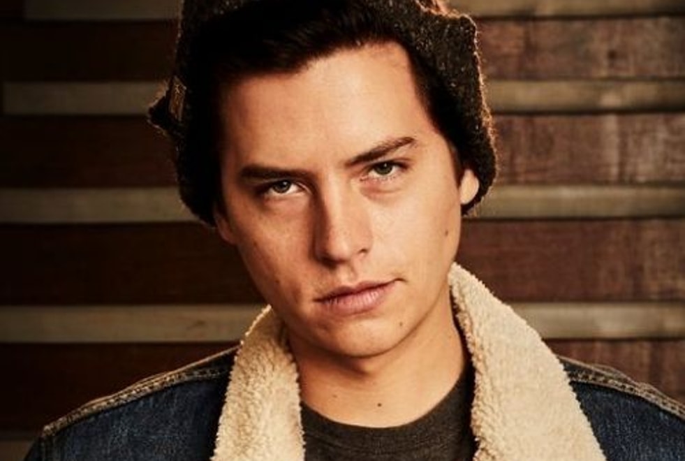 7 preuves que Jughead (Riverdale) est le nouveau Dan (Gossip Girl)