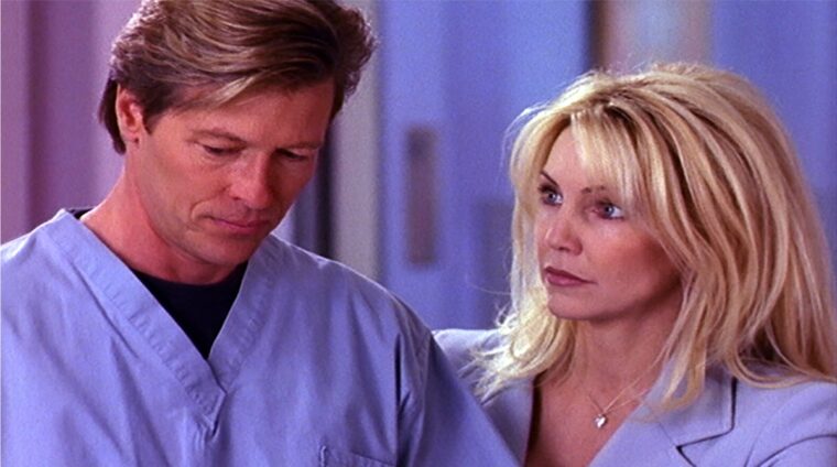 Amanda et Peter dans la série Melrose Place.