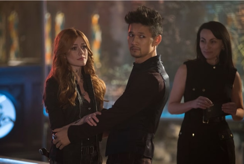 Shadowhunters : Dominic Sherwood, « c’est comme si les scénaristes ne m’aimaient pas »