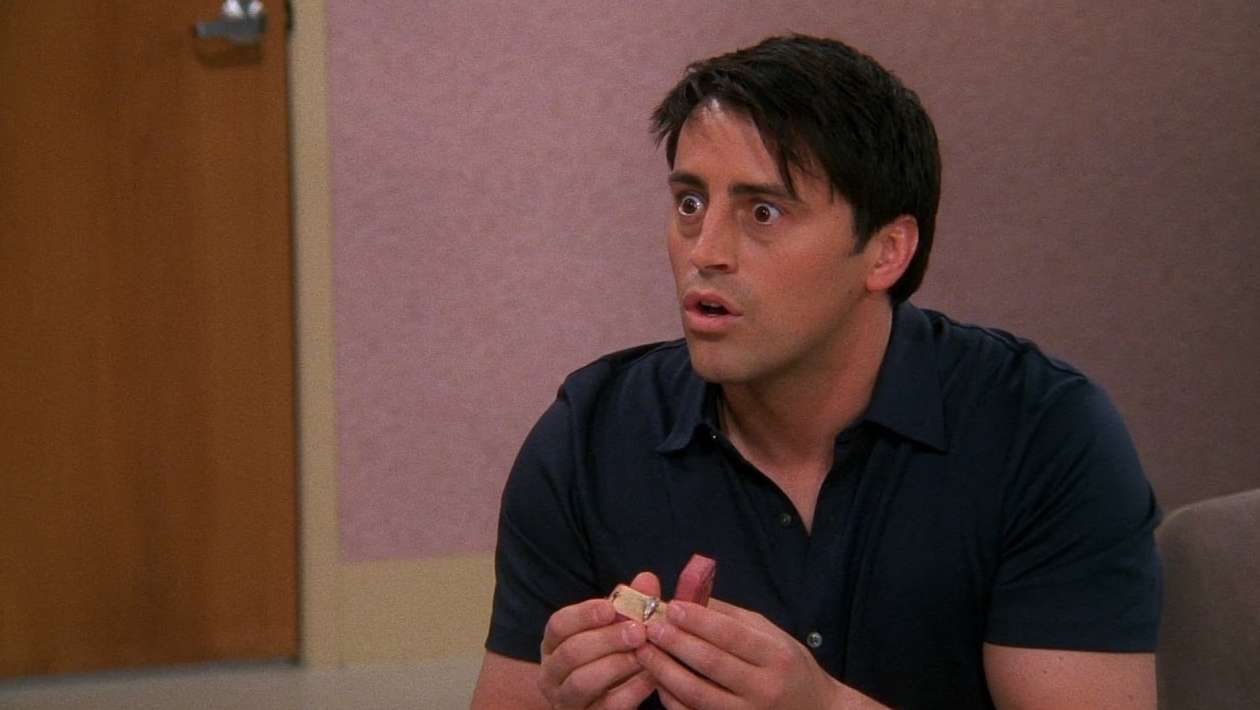 Friends : les fans découvrent le prix (très élevé) de la bague que Joey donne à Rachel