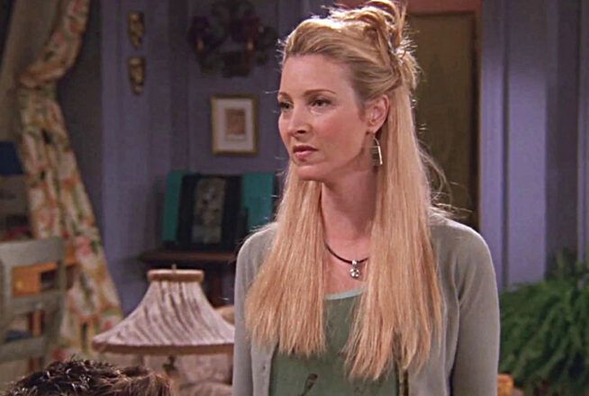 Friends : ce détail étonnant que Lisa Kudrow n&rsquo;aimait pas du tout chez Phoebe