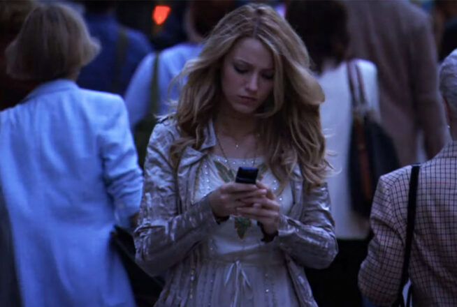 Gossip Girl : on sait enfin pourquoi Serena jette son portable à la poubelle dans la première saison