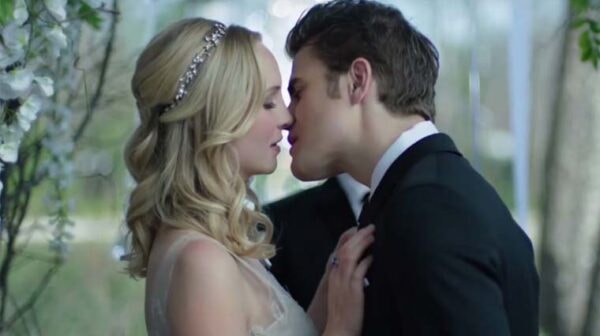 caroline-et-stefan-the-vampire-diaries