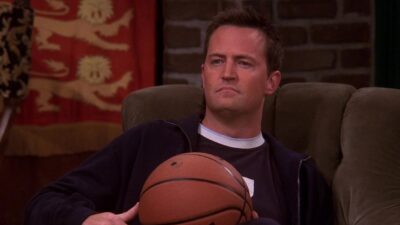 Friends : Matthew Perry a refusé une intrigue où Chandler va dans un bar gay