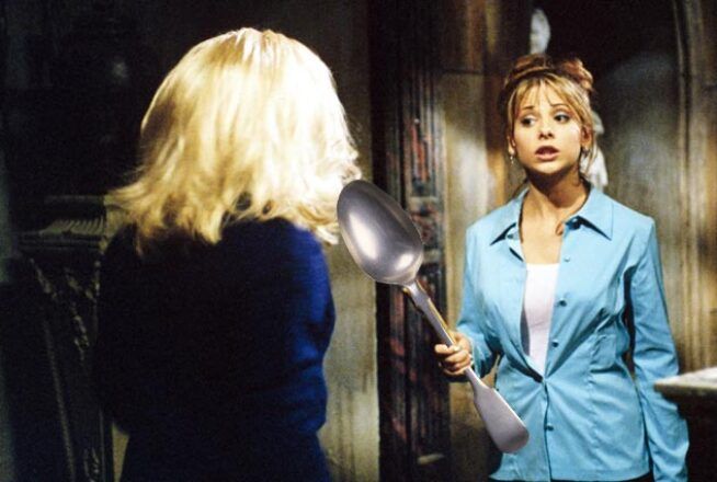 Choisis ton épisode préféré de Buffy, on te donnera une arme ridicule pour combattre avec l&rsquo;héroïne