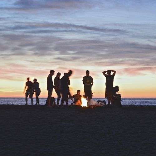 Soirée dehors jusqu'au bout de la nuit