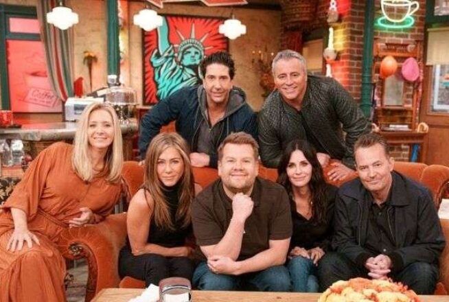 Friends : le cast de la série chante le générique dans une scène coupée de la réunion