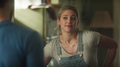 Riverdale : interdiction de regarder Lili Reinhart dans les yeux sur le tournage ? Elle se défend