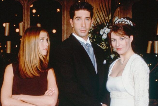 Friends : la vraie bourde de David Schwimmer qui a inspiré la scène où Ross appelle Emily « Rachel »