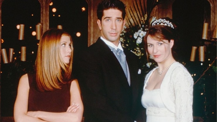 Friends : la vraie bourde de David Schwimmer qui a inspiré la scène où Ross appelle Emily « Rachel »