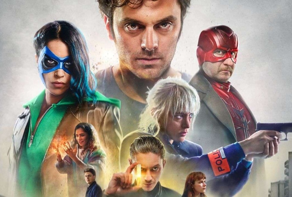 Comment je suis devenu super-héros : Douglas Attal, « c’est un terrain parfait pour faire un film de super-héros en France » (INTERVIEW)