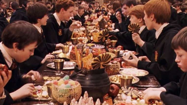 harry-potter-a-lecole-des-sorciers-festin