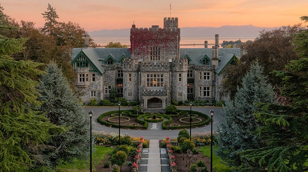 hatley-castle-arrow