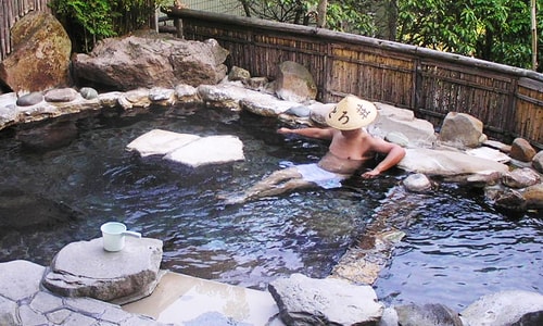 Aux onsen (bains chauds)