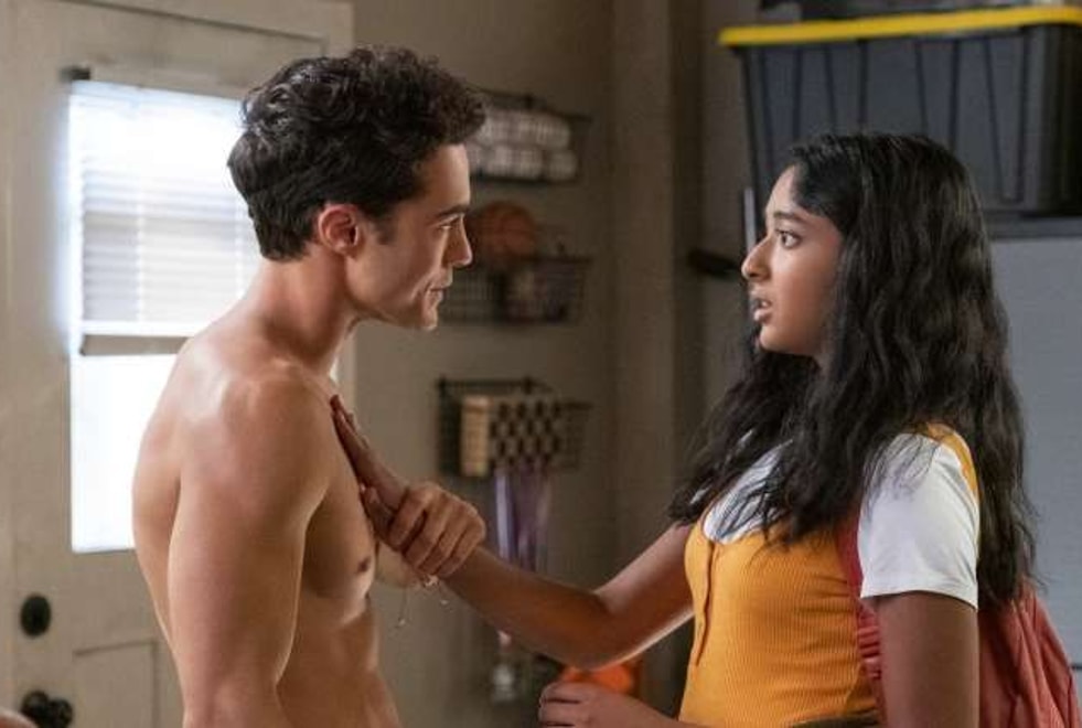 Mes Premières Fois : les fans choqués par la différence d’âge entre Darren Barnet (Paxton) et Maitreyi Ramakrishnan (Devi)