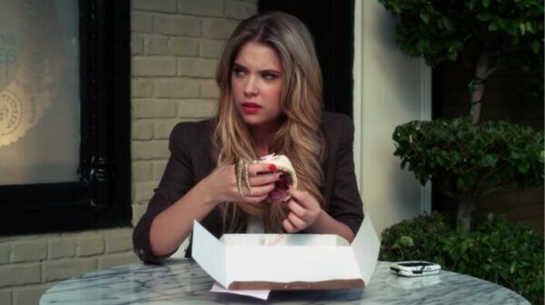 hanna cupcakes pretty little liars