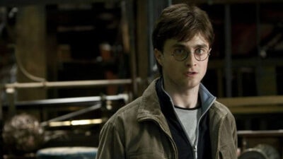 Harry Potter : la drôle de réaction de Daniel Radcliffe lorsqu&rsquo;il passe devant une boutique dédiée à la saga