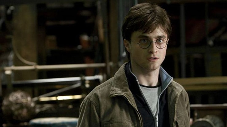 Harry Potter : la drôle de réaction de Daniel Radcliffe lorsqu'il passe devant une boutique dédiée à la saga