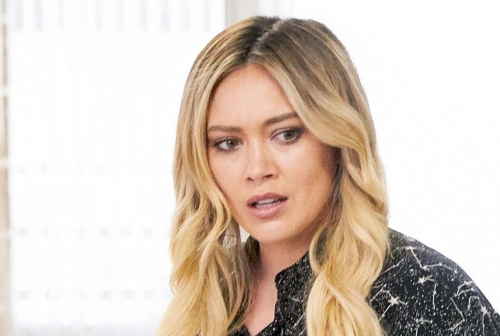 How I Met Your Father : Hilary Duff testée positive au Covid-19 alors que le tournage venait de débuter