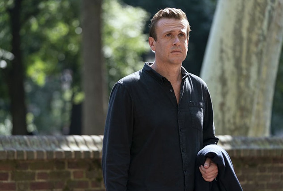 Jason Segel (HIMYM) va devenir un psy qui dit la vérité à ses patients dans la série Shrinking