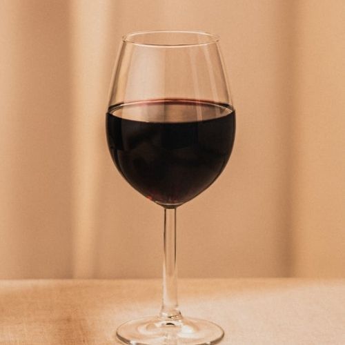 Un verre de vin rouge