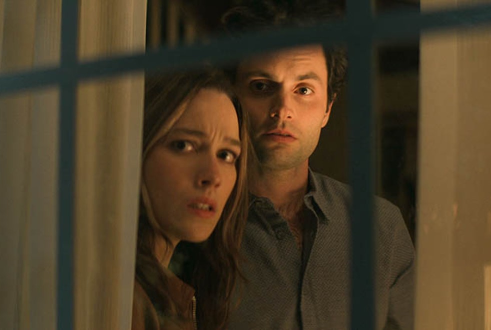 YOU saison 3 : l’énorme twist de la fin de l’épisode 1 expliqué par la créatrice de la série