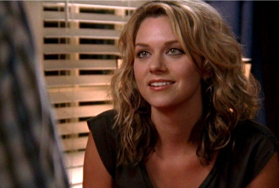 Les Frères Scott : Hilarie Burton réagit en entendant sa voix française dans un téléfilm de Noël
